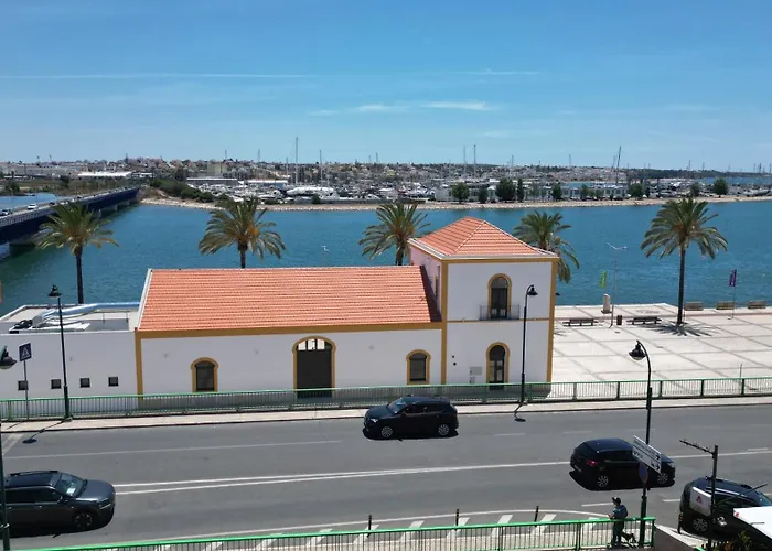 The Yellow House By Rosado * Portimão